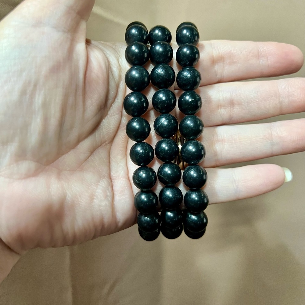 Bombshell Beads - Picture 2 of 2